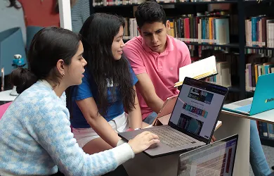 Sesiones en vivo con aprendizaje práctico en Activa tu carrera